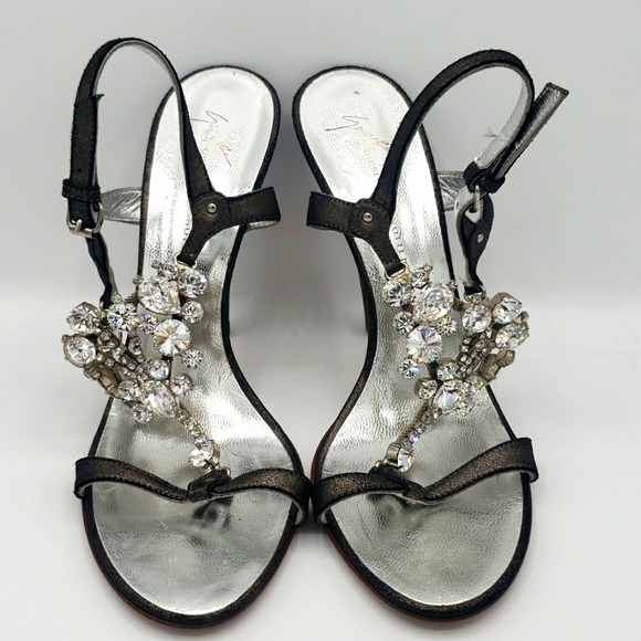 GIUSEPPE ZANOTTI SIZE 39 1/2 COLOR GRAY WITH DIMOND STONES 100% AUTHENTIC